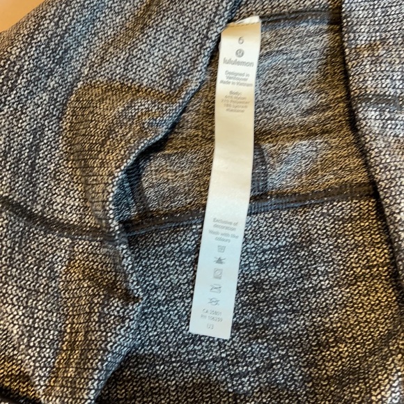 Lululemon yoga pants - Picture 3 of 3